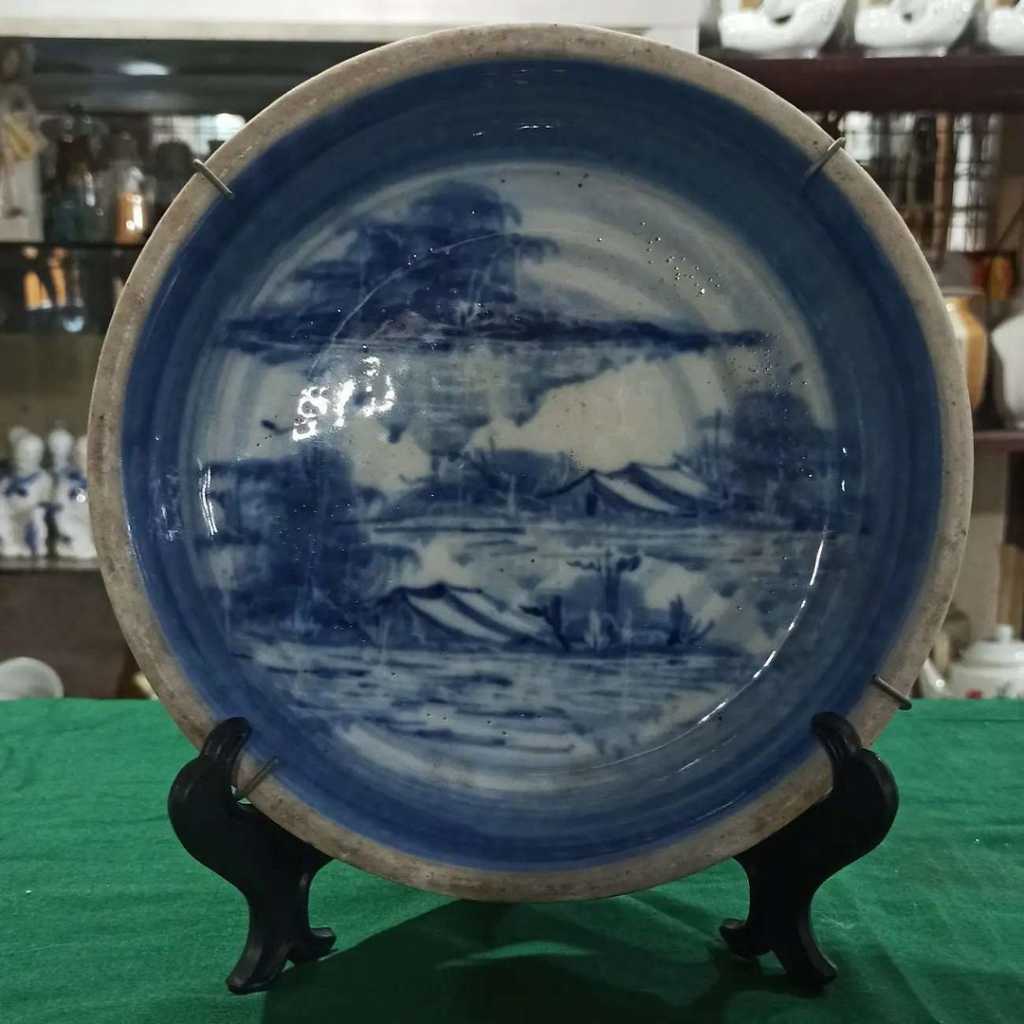 Piring Keramik Antik