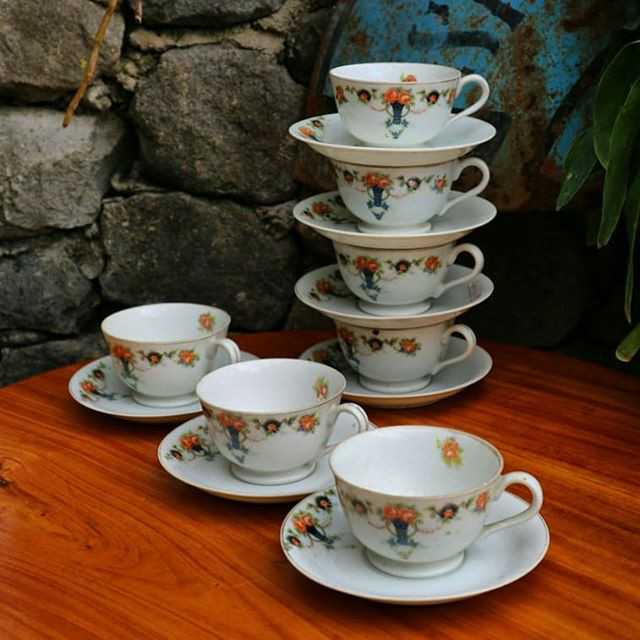 Cangkir Porcelain Antik