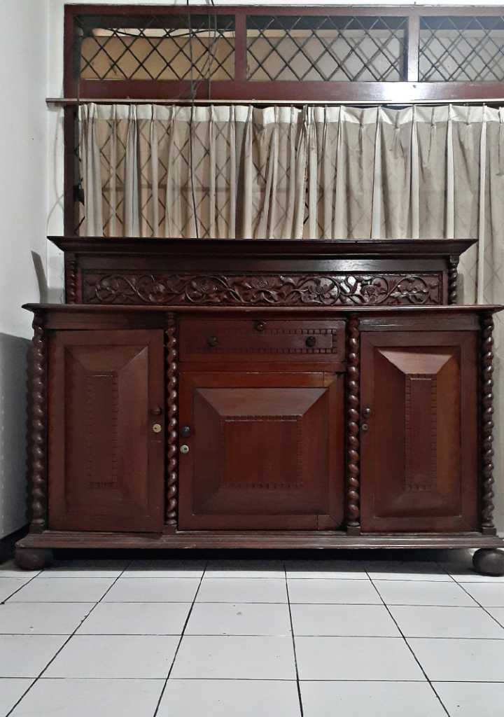 Lemari Buffet Jati kuno Van Der Pool