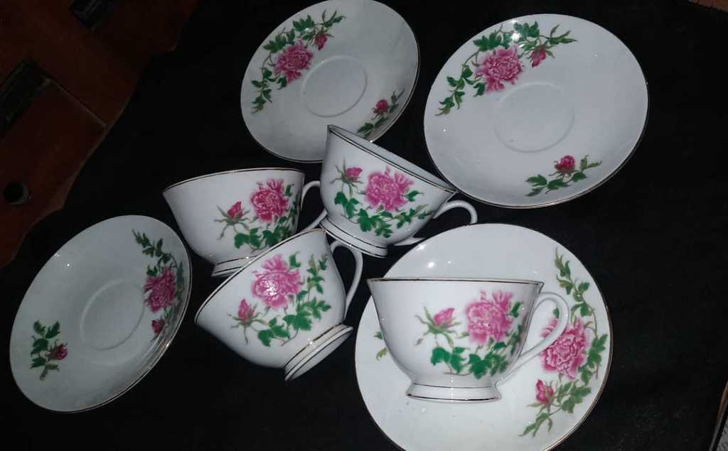 Cangkir Porcelain Vintage