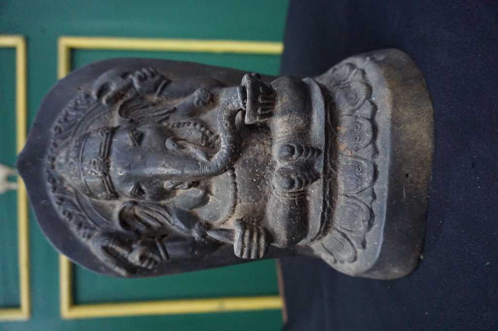 Patung Kuningan Antik