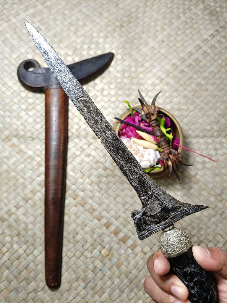 KERIS PUSAKA BERTUAH BROJOL PUTUT PANDHITA SEMEDI PAMOR TAMBAL SIJI SEGALUH ELSUBHA