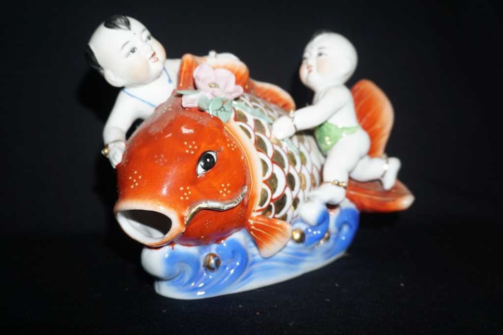 Patung Porcelain Vintage