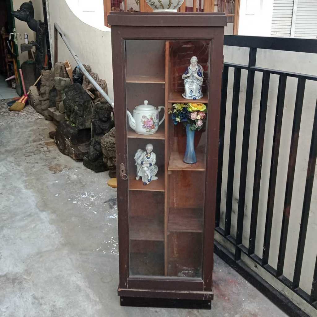 Lemari Kuno Warna plitur Masih ori