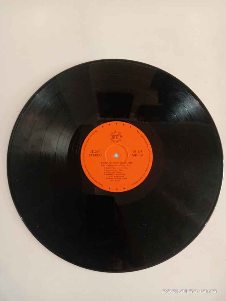 Piringan Hitam Riza Umami/ Megi Z./ Elvi S.