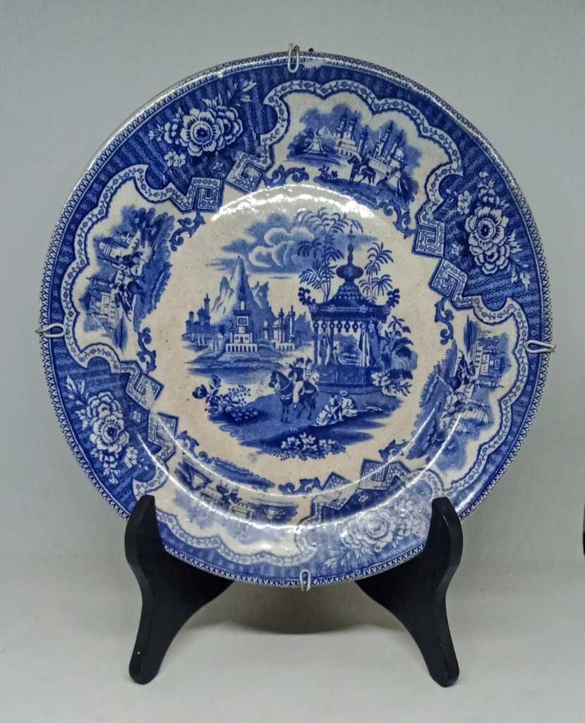 Piring Porcelain Vintage Eropa