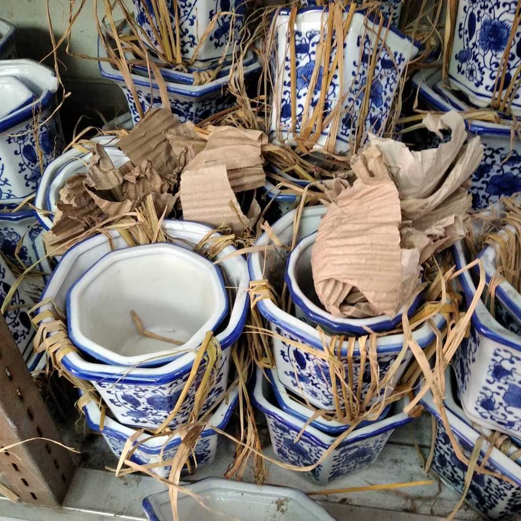 Pot Bunga Keramik China Vintage