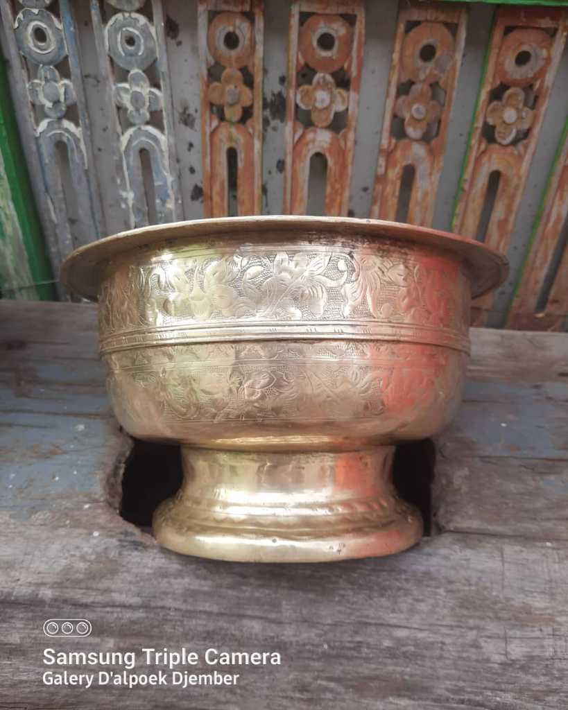 Bokor Jumbo Kuningan Ukir