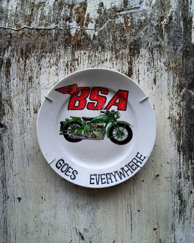 Piring Keramik Vintage