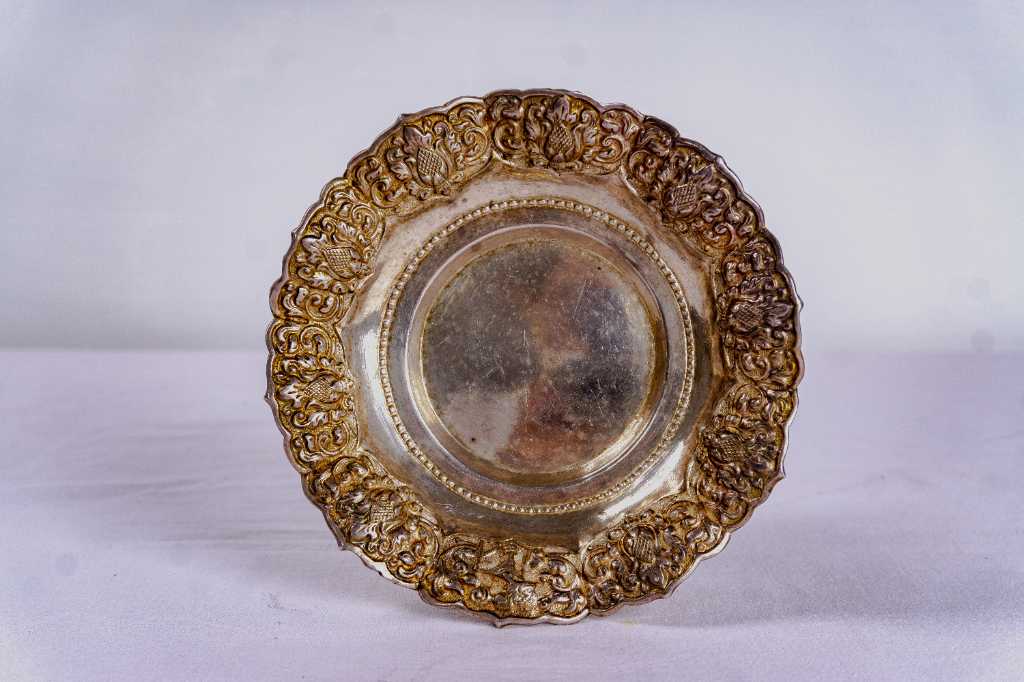 Piring Perak Vintage