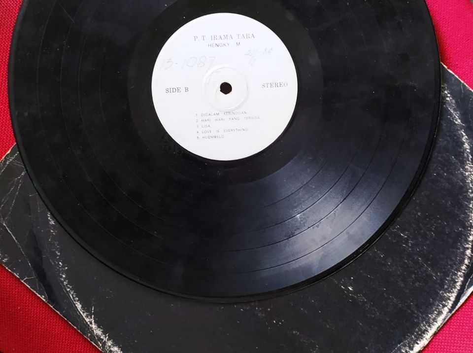 Piringan Hitam Album Koleksi Lagu Hengky. M dan Ira Maya Shopa