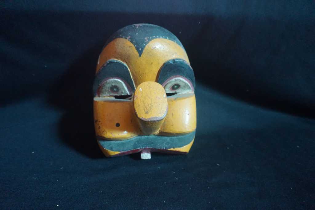 Topeng Pentol Kuning Antik