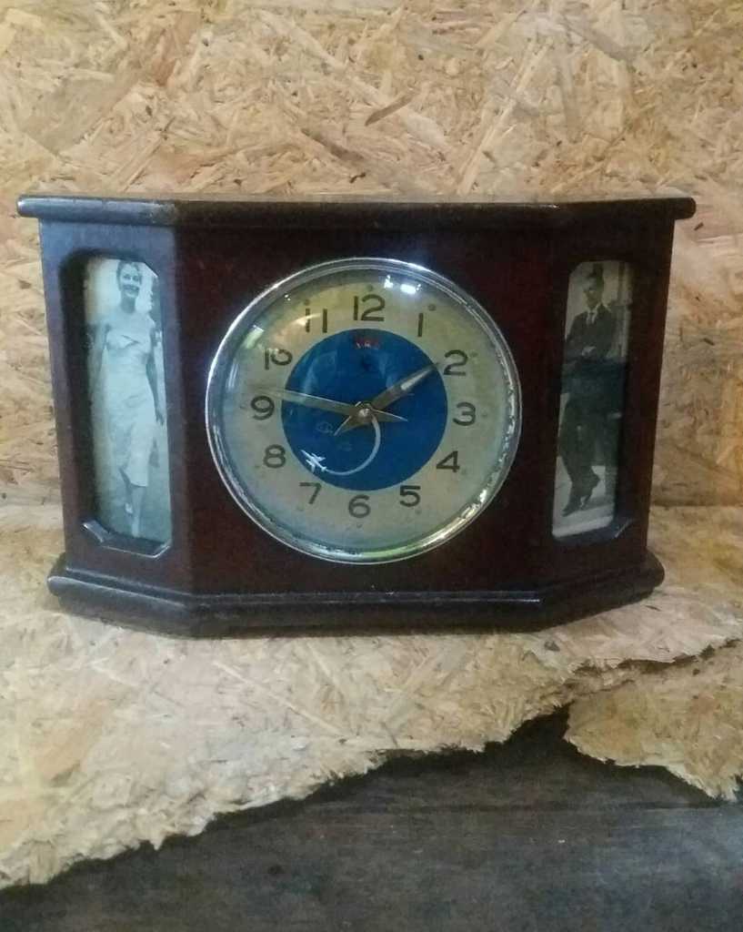 Jam beker jadul Body kayu...