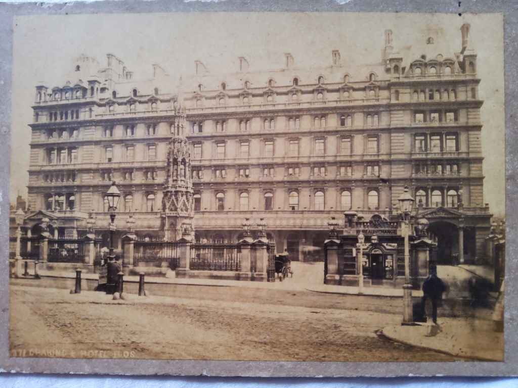 Foto Antik / Foto Kuno ; estimasi tahun 1870-an; ukuran 16,5cm x 11cm "CABINET VIEWS OF LONDON"