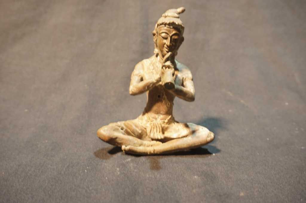 Patung Perunggu Antik