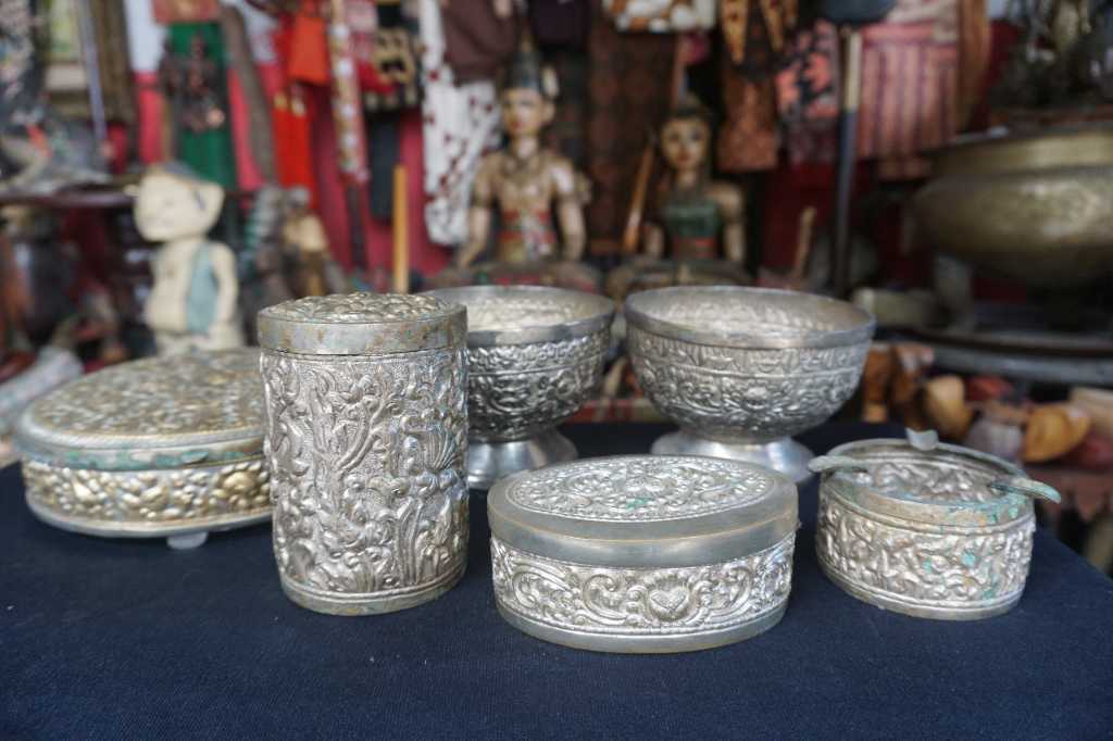 Tempat Perhiasan Perak Vintage