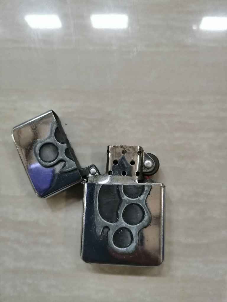 Korek api model zippo