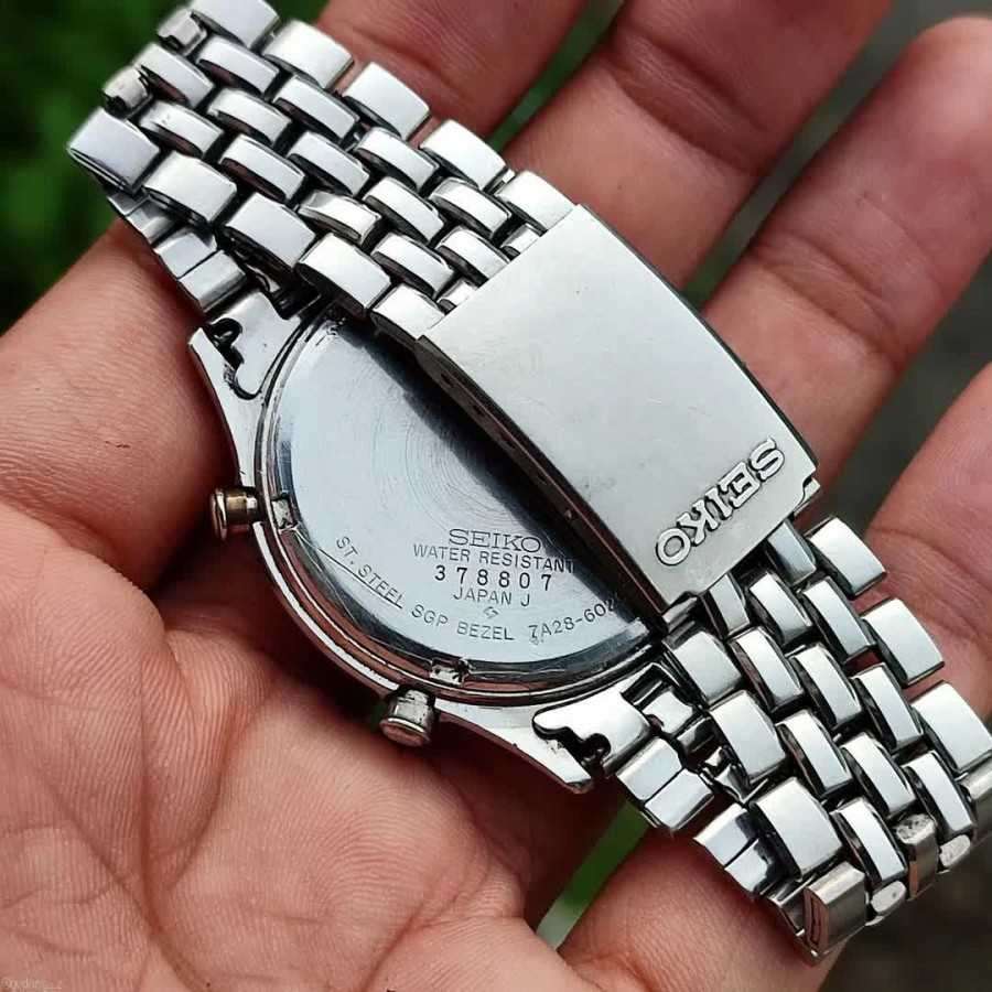 Jam Tangan Seiko quartz chronograph 