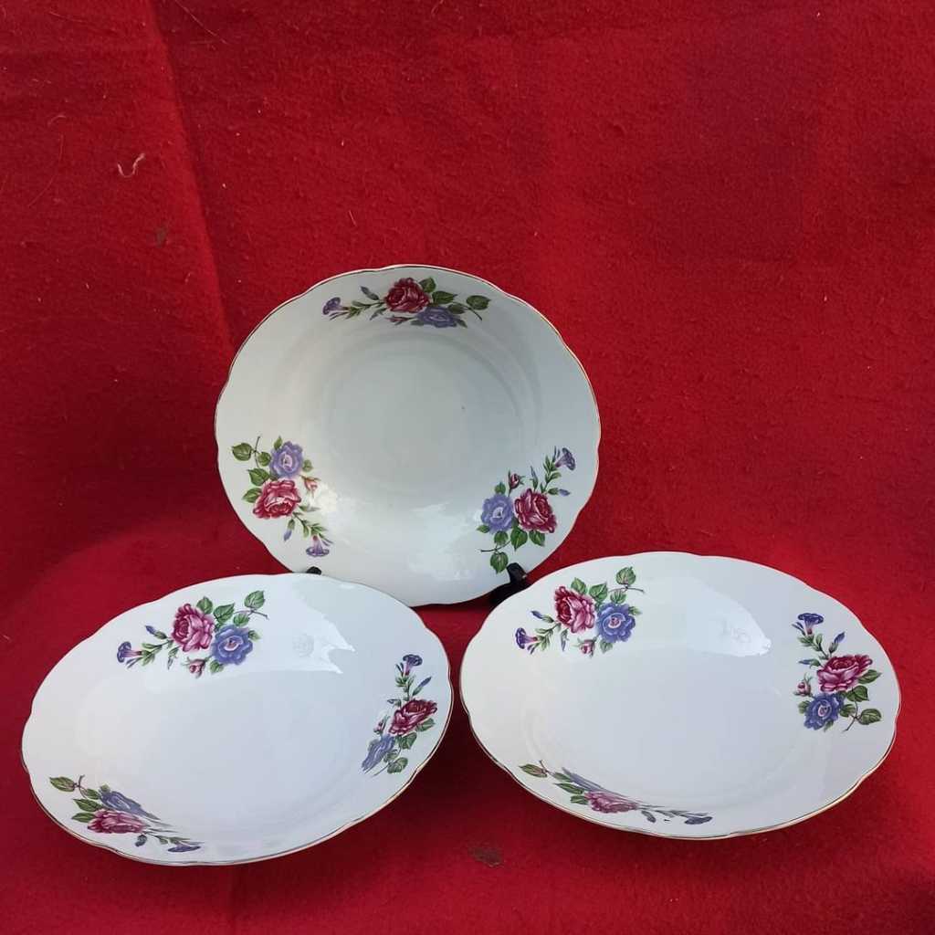 Piring Keramik Antik