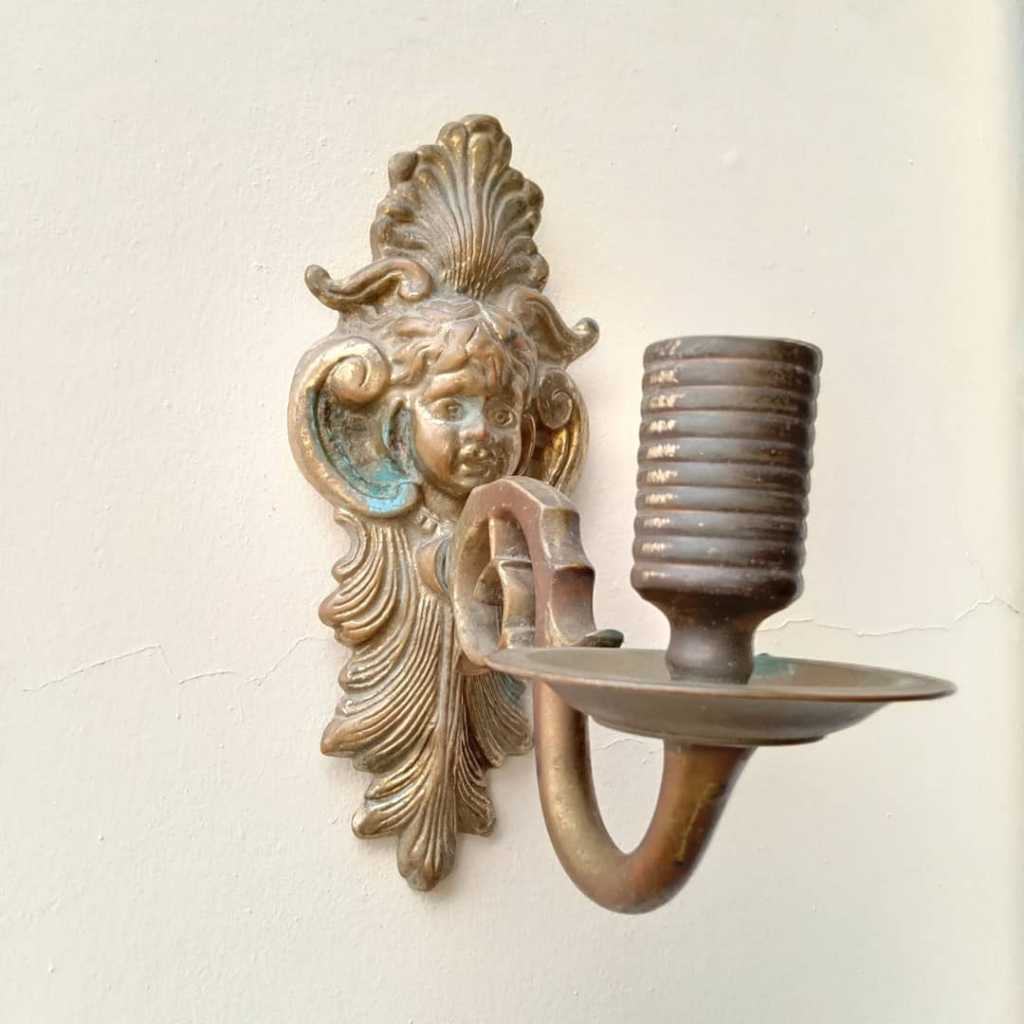 Tempat Lilin Eropa bahan Kuningan ukir Detail