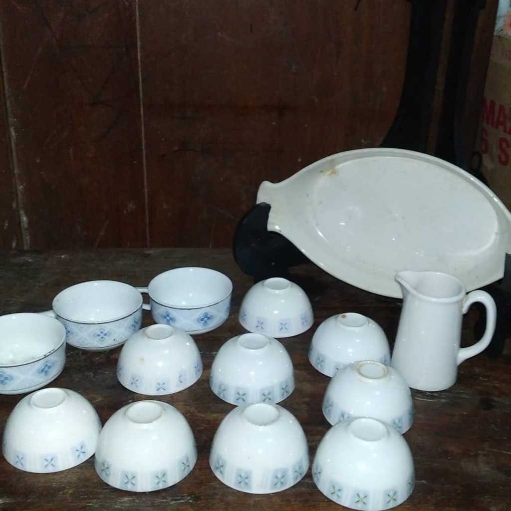 Piring Porcelain Vintage