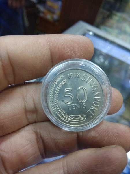 A1075 Singapore 50 cent tahun 1978 kondisi mulus sesuai foto berikut kapsul