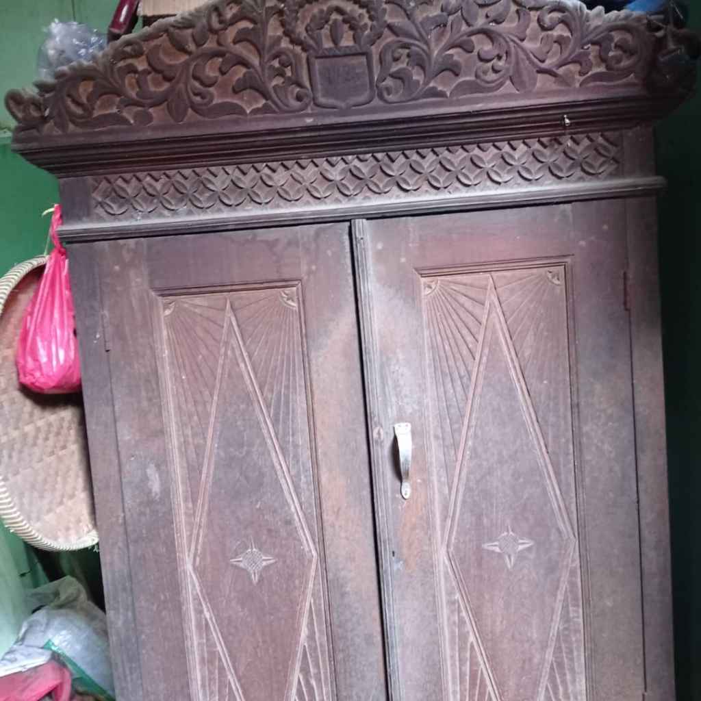 Lemari jati asli sejak th 1923