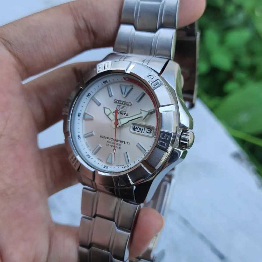 JAM TANGAN SEIKO 5 SPORTS 7S36 01Z0