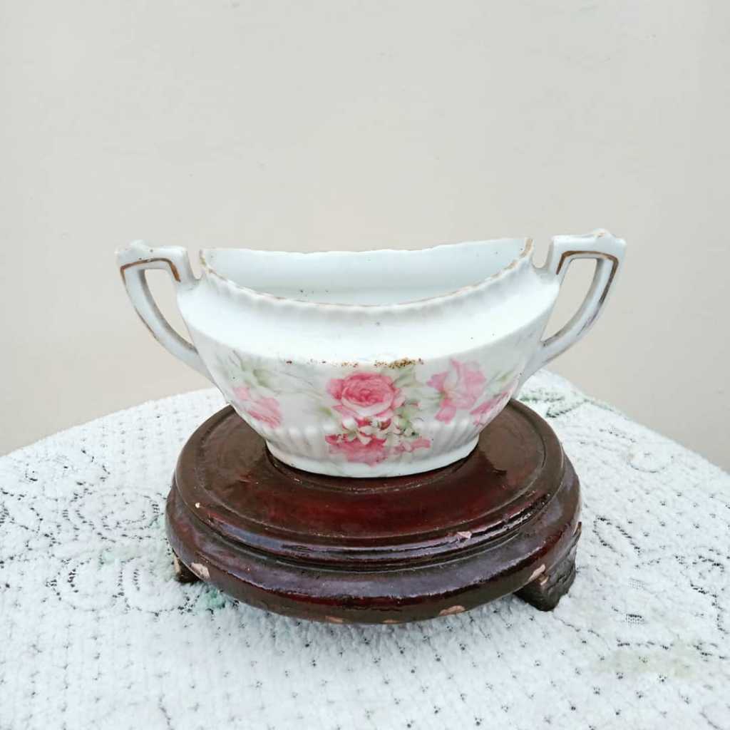 Tempat Saos ; kondisi utuh Mulus.