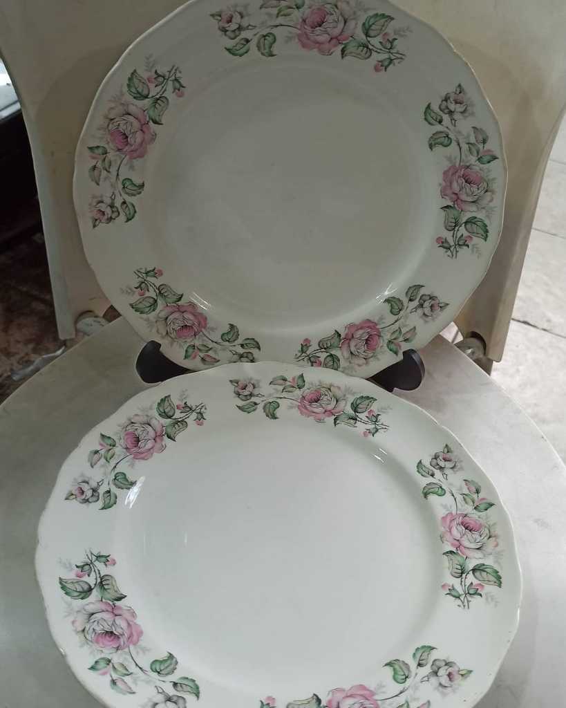 Piring Keramik Vintage