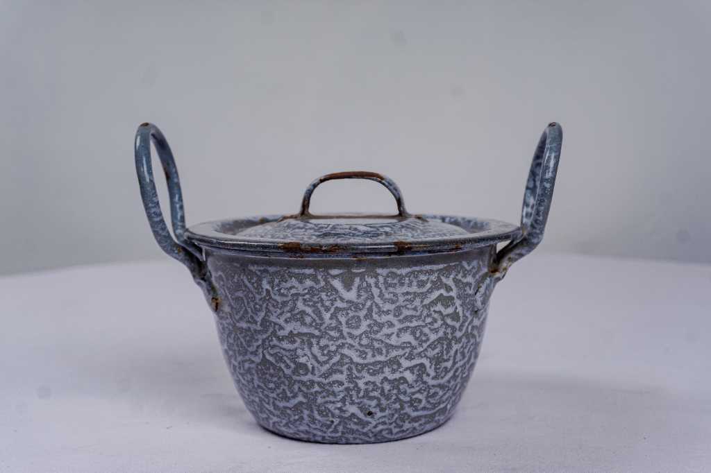 Tempat Sup Enamel Vintage