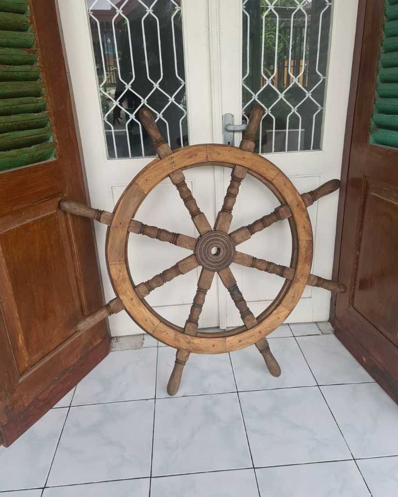 Kemudi kapal kayu jati , original diameter lingkaran dalam 75cm , diameter luar 1m