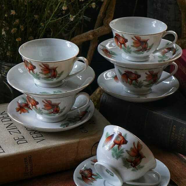 Cangkir Keramik Vintage