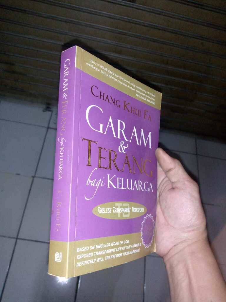 Buku Rohani GARAM & TERANG Bagi KELUARGA    Terbitan PIONIR JAYA  Tahun 2014