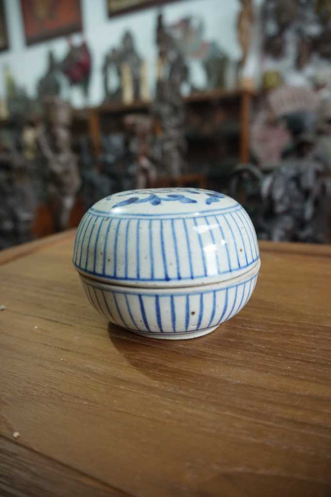 Tempat Bedak Keramik China Antik