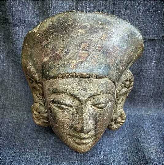 Patung Terakota Antik