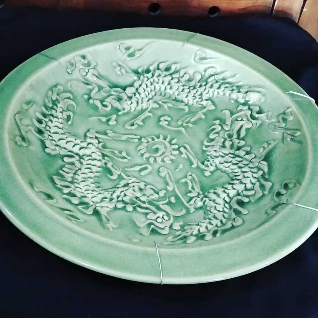 Piring Celadon Antik