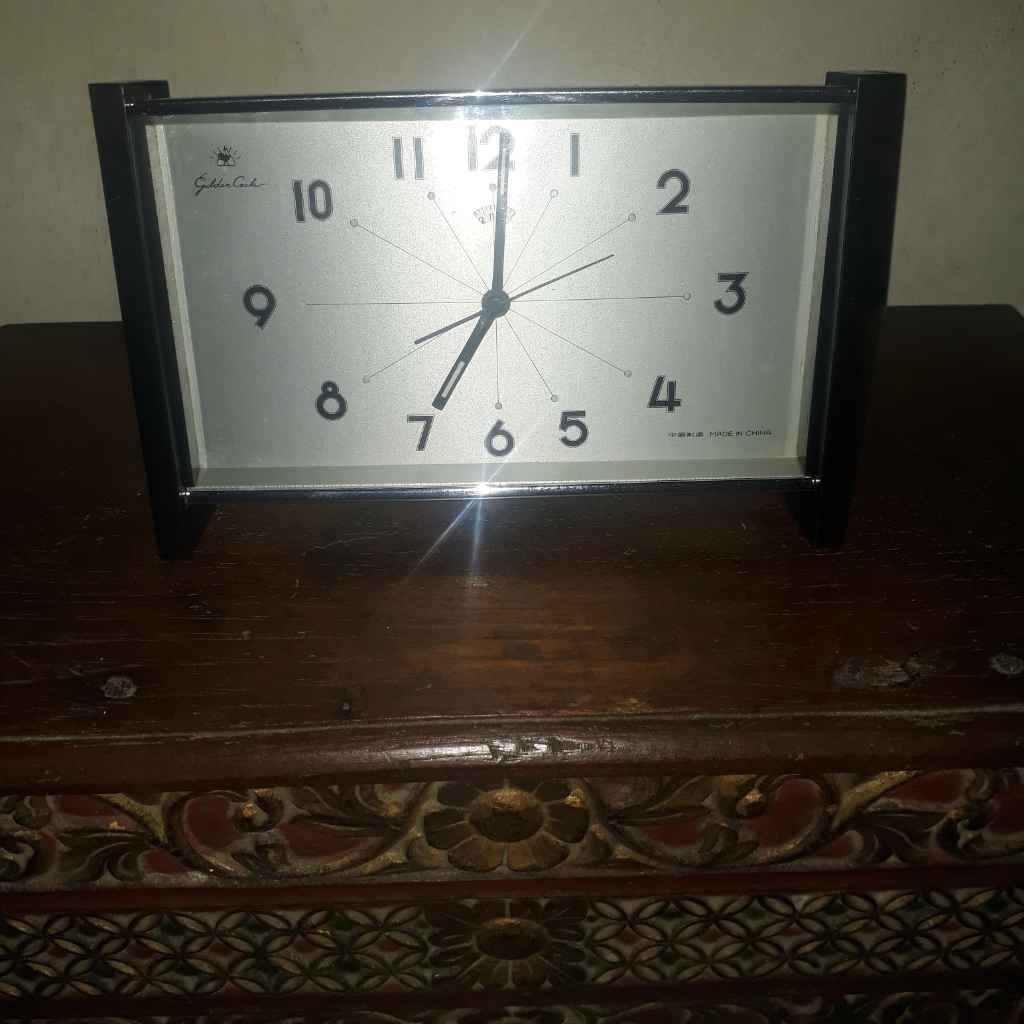 Jam meja kondisi On dan NOS ( New Old Stock)