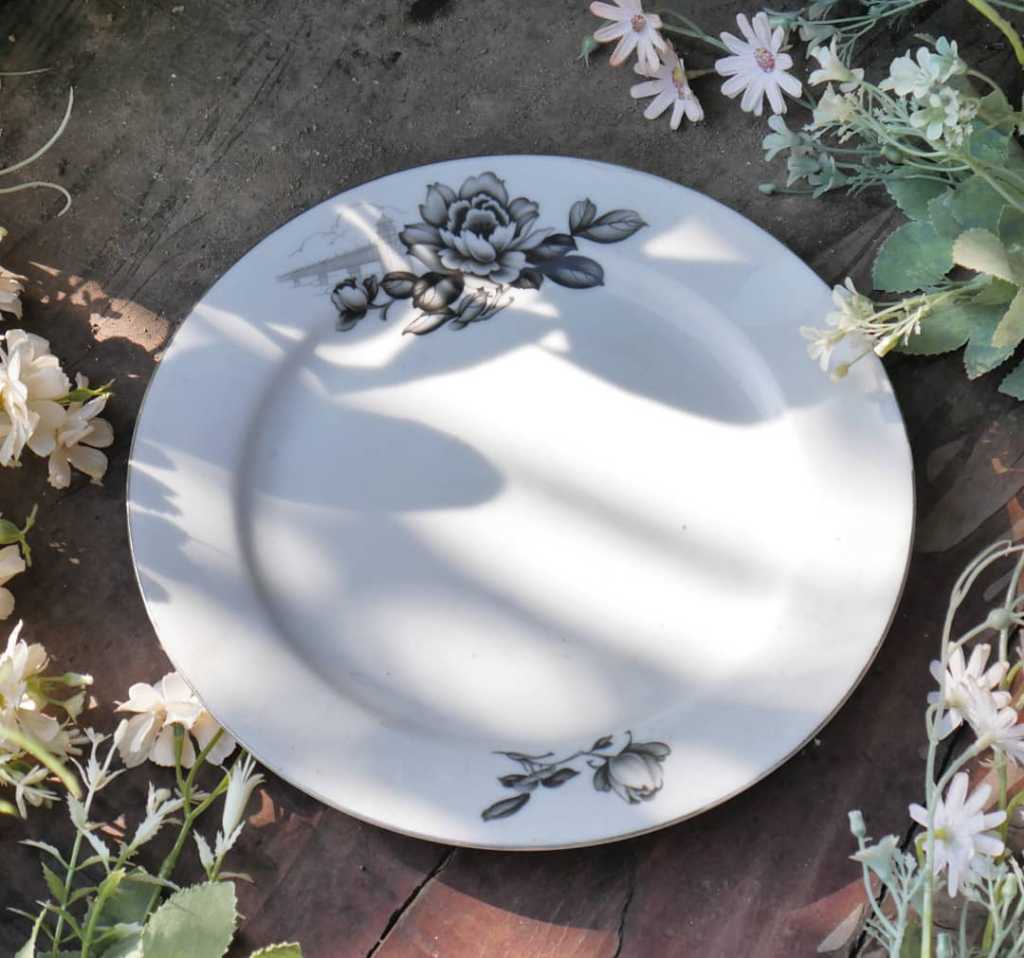 Piring Porcelain Vintage China