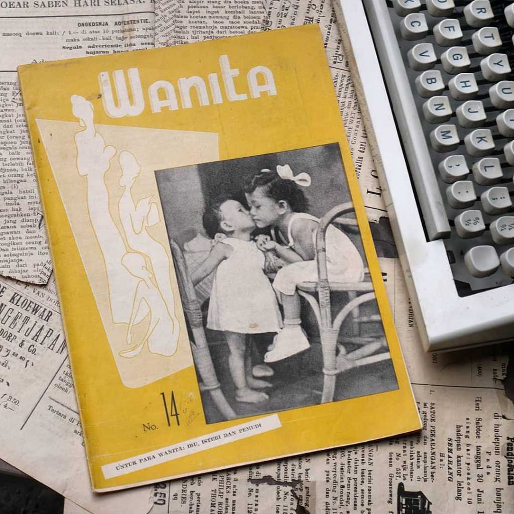 Majalah Wanita Untuk para wanita : Ibu, Istri, & Pemudi Tahun 1953 - 1956