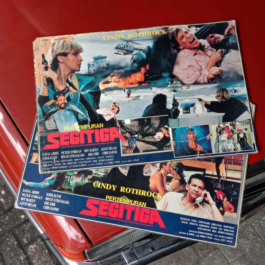 Flayer Film Pertempuran Segitiga 1990