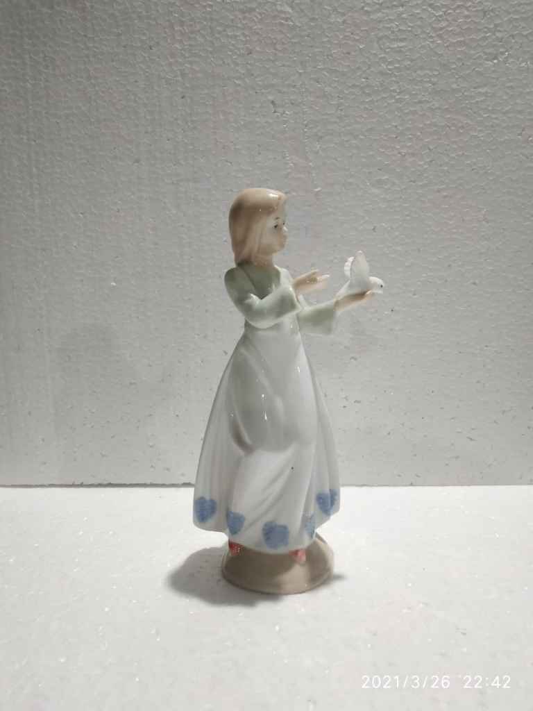 Patung Keramik Vintage