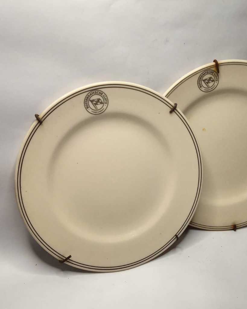 Piring Keramik Antik Eropa