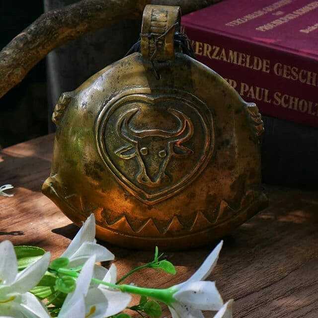 Lonceng Klontong Sapi Kuningan Klasik Kuno