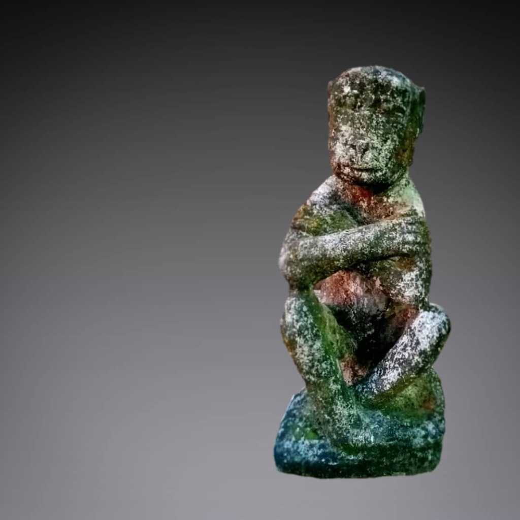 Patung Batu Antik