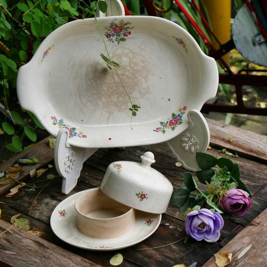 Piring Keramik Antik Eropa