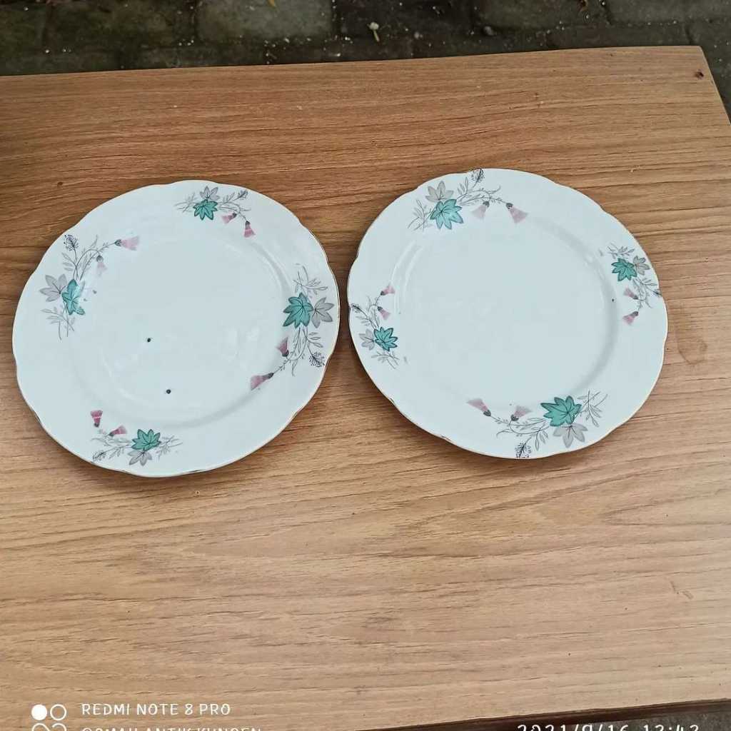 Piring Keramik Vintage