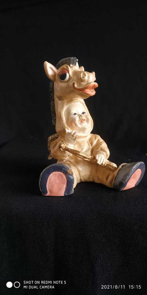 Patung Resin Vintage