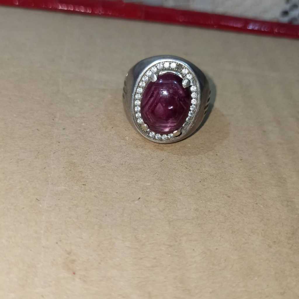 Cincin Batu permata Ruby