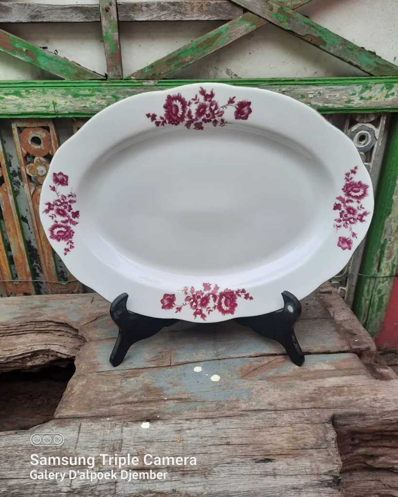 Piring Keramik Vintage